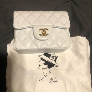 White quilted small shoulder bag